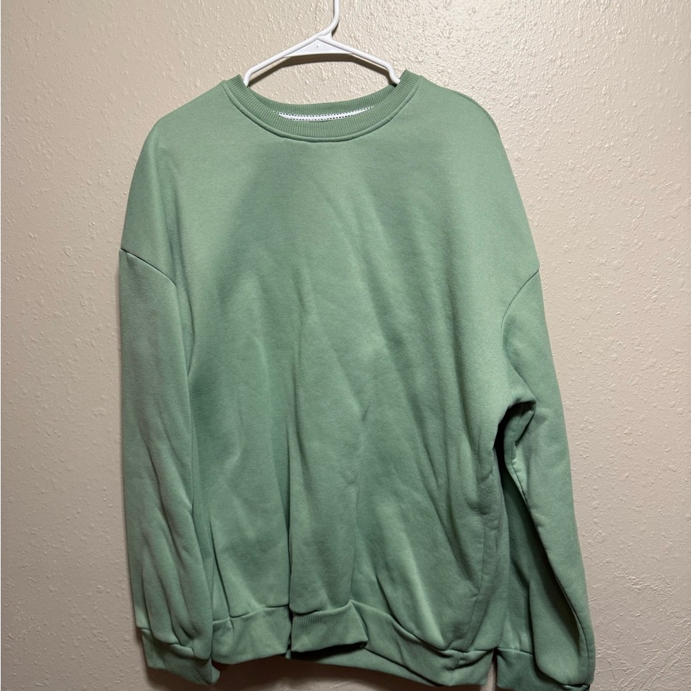 SHEIN Men's Mint Green Crewneck Sweater